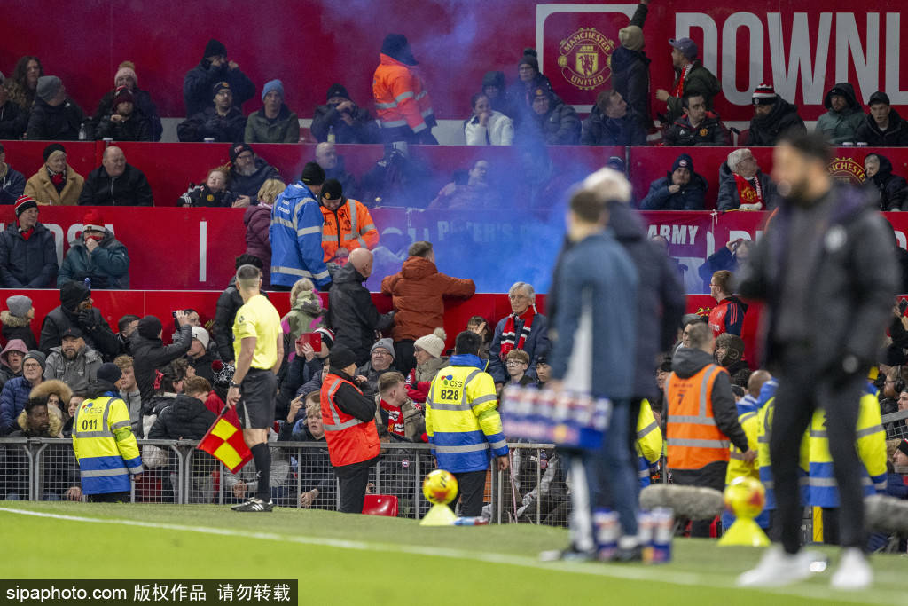 曼联年轻中后卫艾登-海文:潜力无限的后防新星